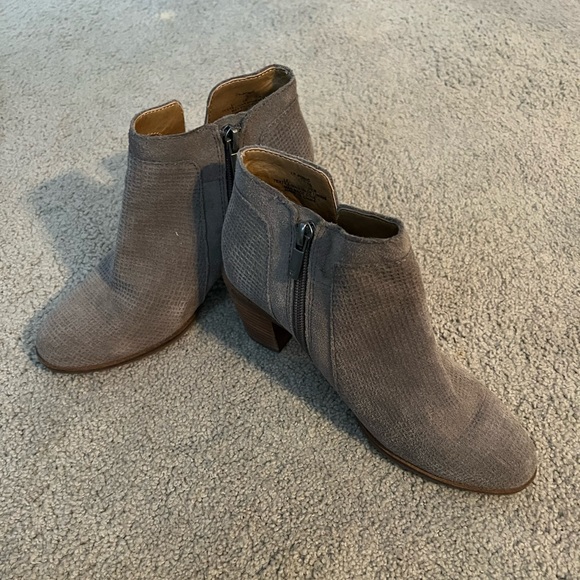 Lucky Brand women’s booties - Picture 1 of 5